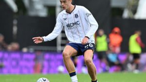 Transfer roundup: Moyes wants to keep Armstrong while Forest agree Muñoz deal