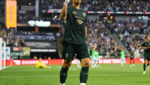 Rangers finalize deal for Portland Timbers striker Kevin Kelsy