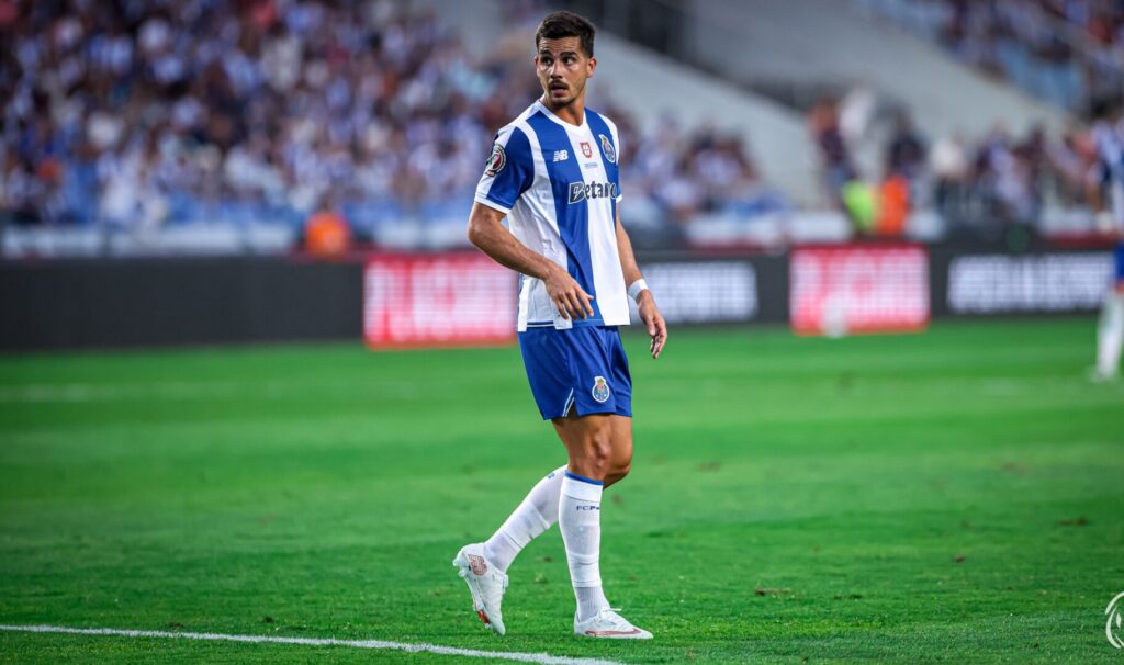 André Silva ouvre le score pour le FC Porto contre l&rsquo;Académico Viseu