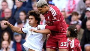 Liverpool v Fulham, Chelsea v Hull City, and more: football clockwatch – live
