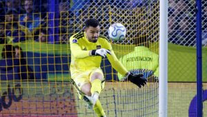 Álvaro Montero, otro gran partido y viaje de urgencia a Colombia