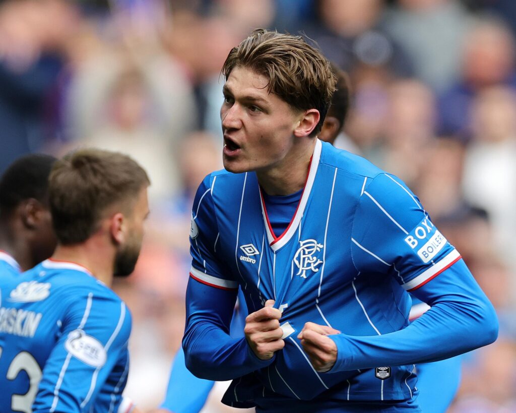 Scottish Premiership : Naderi offre la victoire aux Rangers après la blessure de Shankland