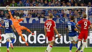 Karius keeps Kane at bay as Schalke nullify Bayern on Neuer’s return | Andy Brassell