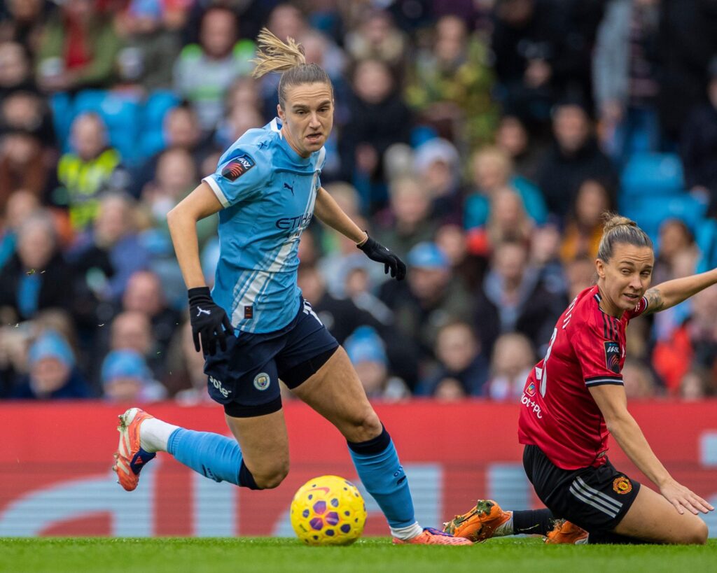 Vivianne Miedema pourrait manquer le reste de l&rsquo;année en raison d&rsquo;une blessure au genou