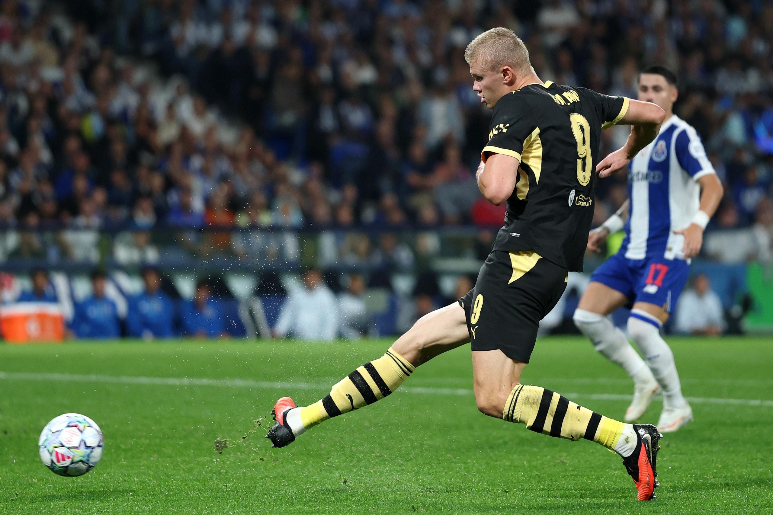 Erling Haaland slots the ball home for his, and Manchester City’s second goal.