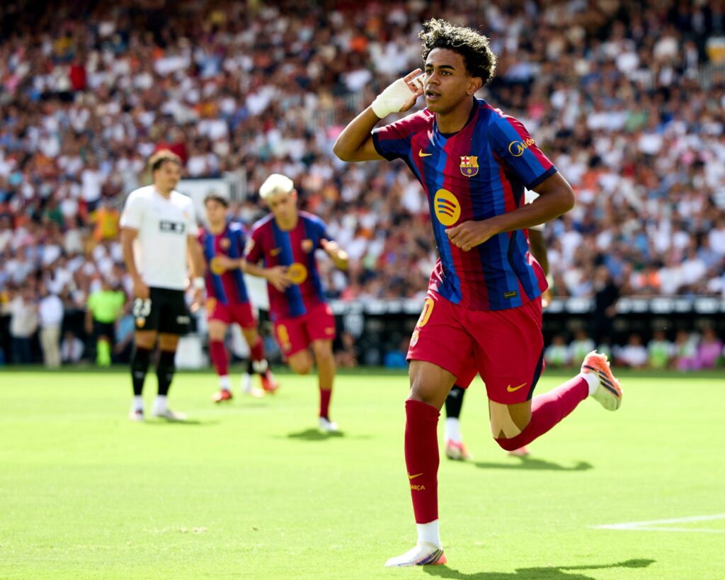 Lamine Yamal brille avec un doublé lors de la victoire 5-0 du FC Barcelone contre Valence
