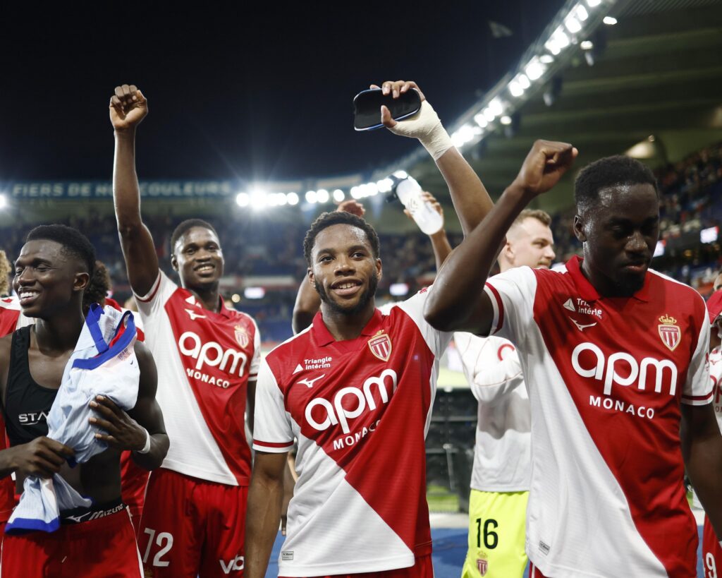 Monaco conserve ses meilleurs joueurs et domine la Ligue 1, mais à quel prix ?