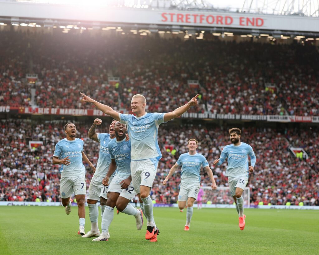 La controverse du VAR influence le derby de Manchester alors que City reste au contact d&rsquo;Arsenal