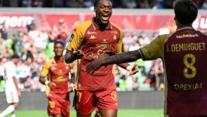 « Personne ne croyait en lui » : avec déjà 5 buts pour Metz dont un triplé contre Rodez, le géant Pape Moussa Fall réussit des débuts tonitruants en Ligue 2