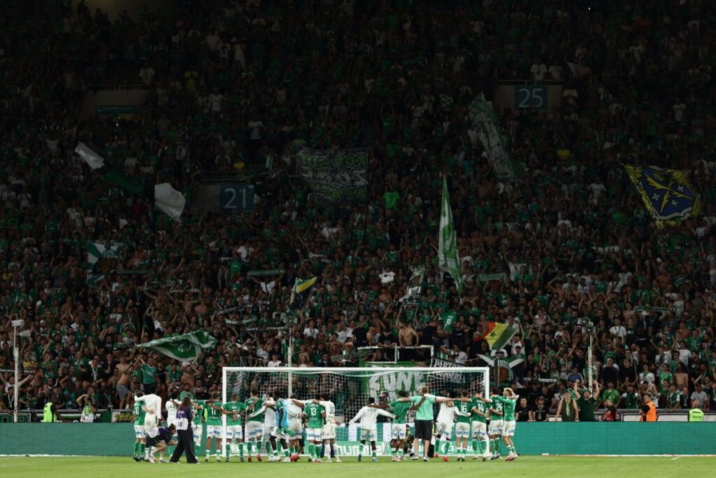 Saint-Étienne triomphe de Montpellier dans un Geoffroy-Guichard comble