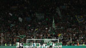 « Une chance pour Saint-Étienne » : à guichets fermés pour la première fois de la saison, Geoffroy-Guichard s'est régalé contre Montpellier