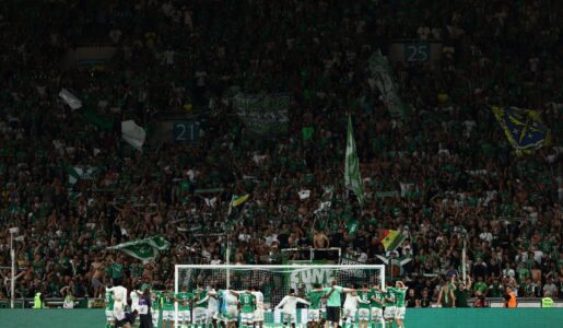 « Une chance pour Saint-Étienne » : à guichets fermés pour la première fois de la saison, Geoffroy-Guichard s'est régalé contre Montpellier