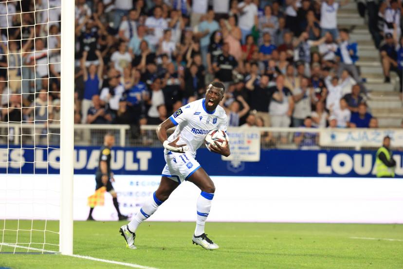 Dunkerque annonce l&rsquo;arrivée de M&rsquo;Baye Niang pour une saison avec option