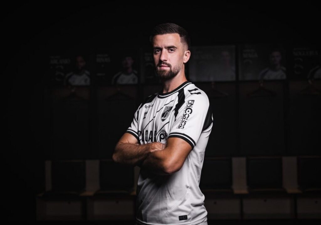 Arnel Jakupovic rejoint le Vitória SC pour trois saisons