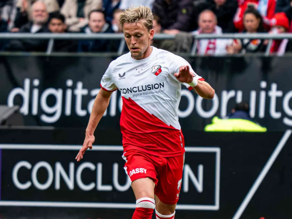 Servette renforce son attaque avec l&rsquo;arrivée de Jesper Karlsson de Bologne