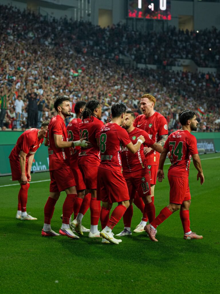 Amedspor remporte une victoire écrasante 5-0 contre Başakşehir