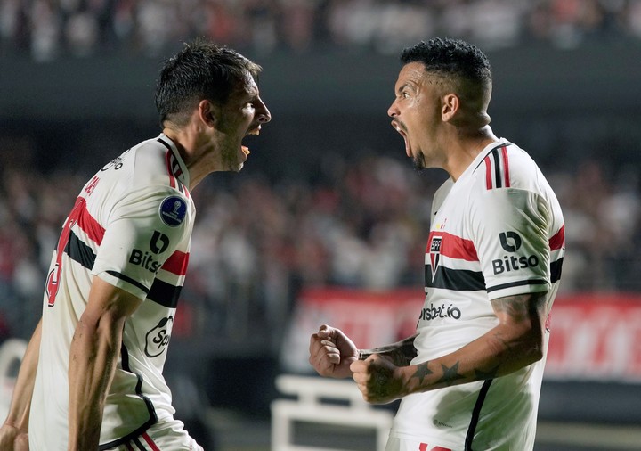 Calleri y Luciano, los dos picantes del San Pablo (AP Photo)
