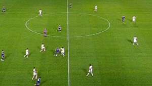 Video: el lujo de Paredes en la previa del gol de Merentiel contra San Pablo